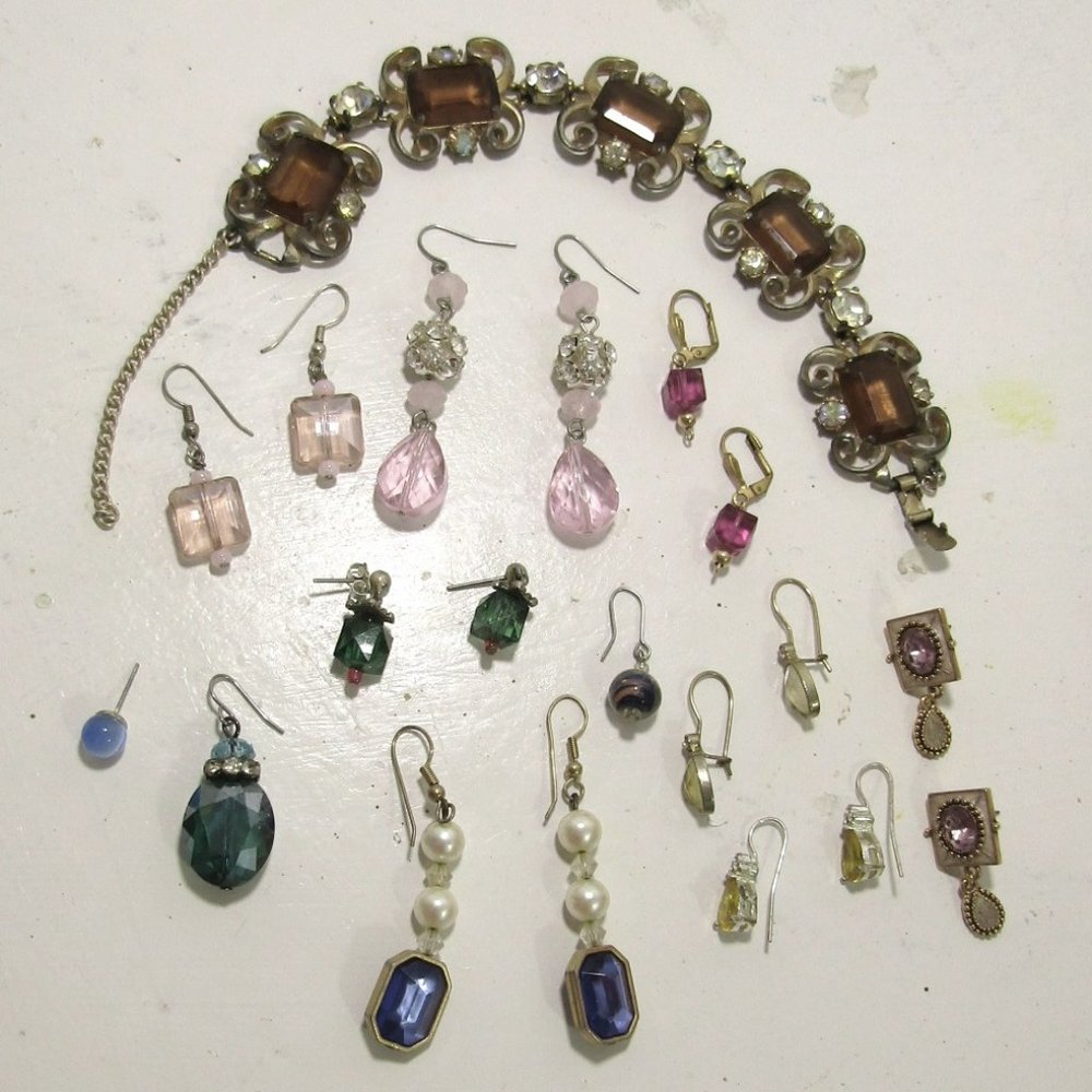 8 Pair Locally Handcrafted Handsome Transparent Coloured Beads Dangle Earrings +